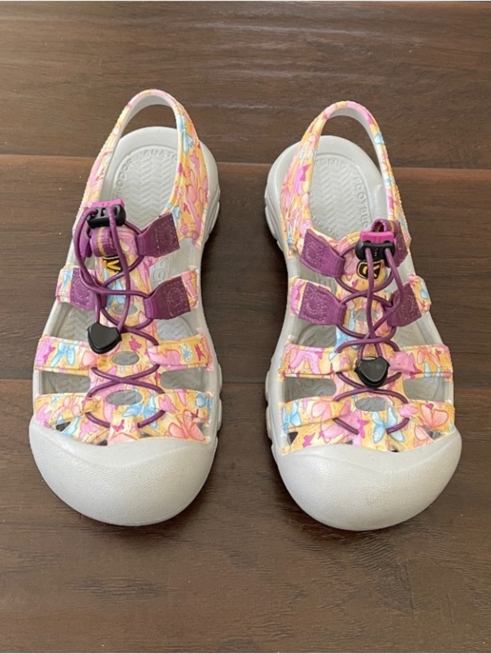 KEEN Rubber Closed Toe
Sandals Drawstring
Butterflies Purple Girls
Sz 5 Women 7